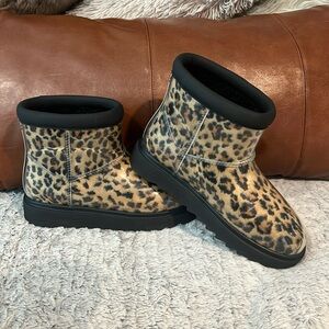 KOOLABURRA by UGG Women’s size 7 NWT Winter waterproof boots lined in Sherpa